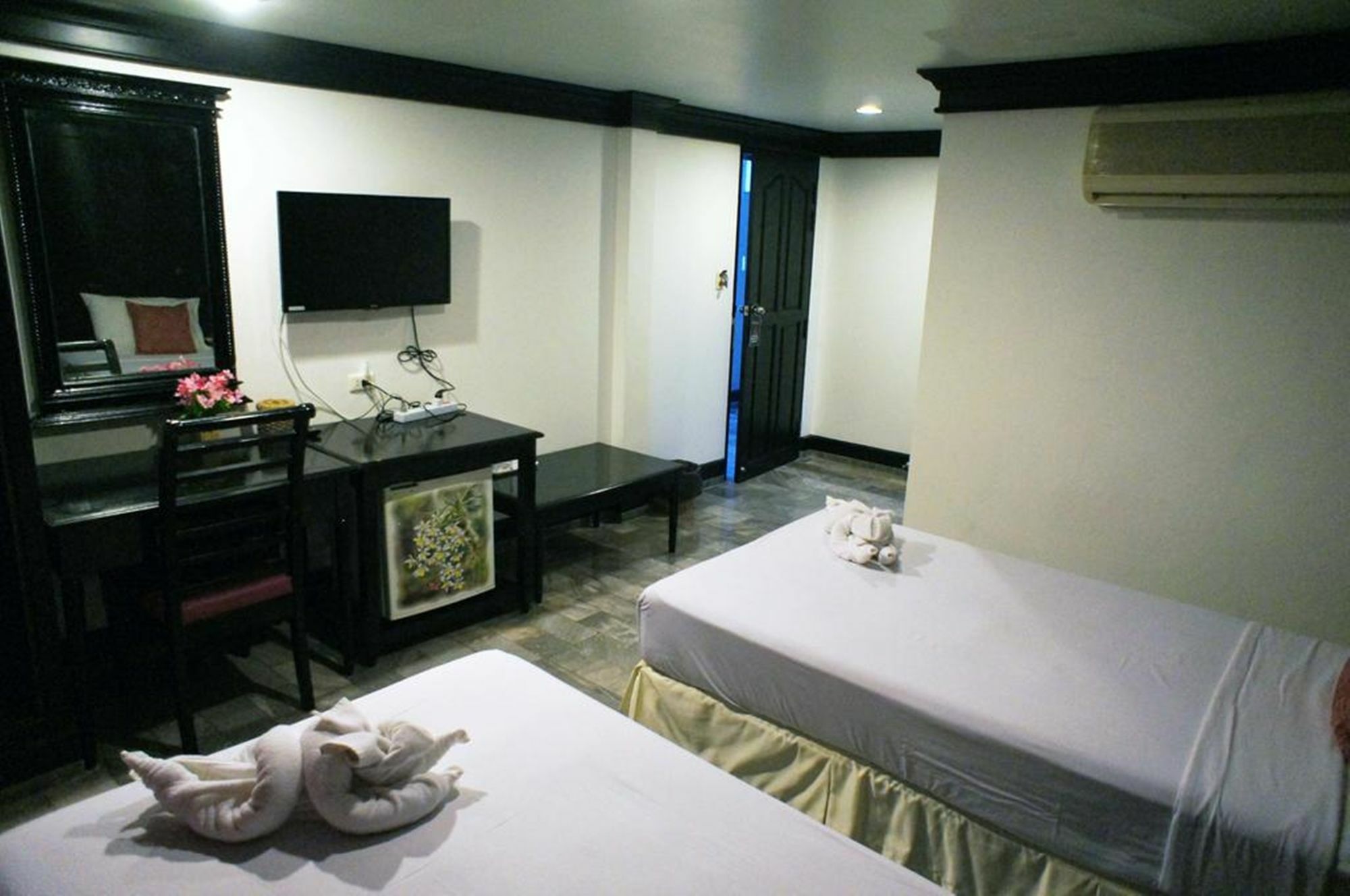 Patong Holiday Dream Hotel Ngoại thất bức ảnh